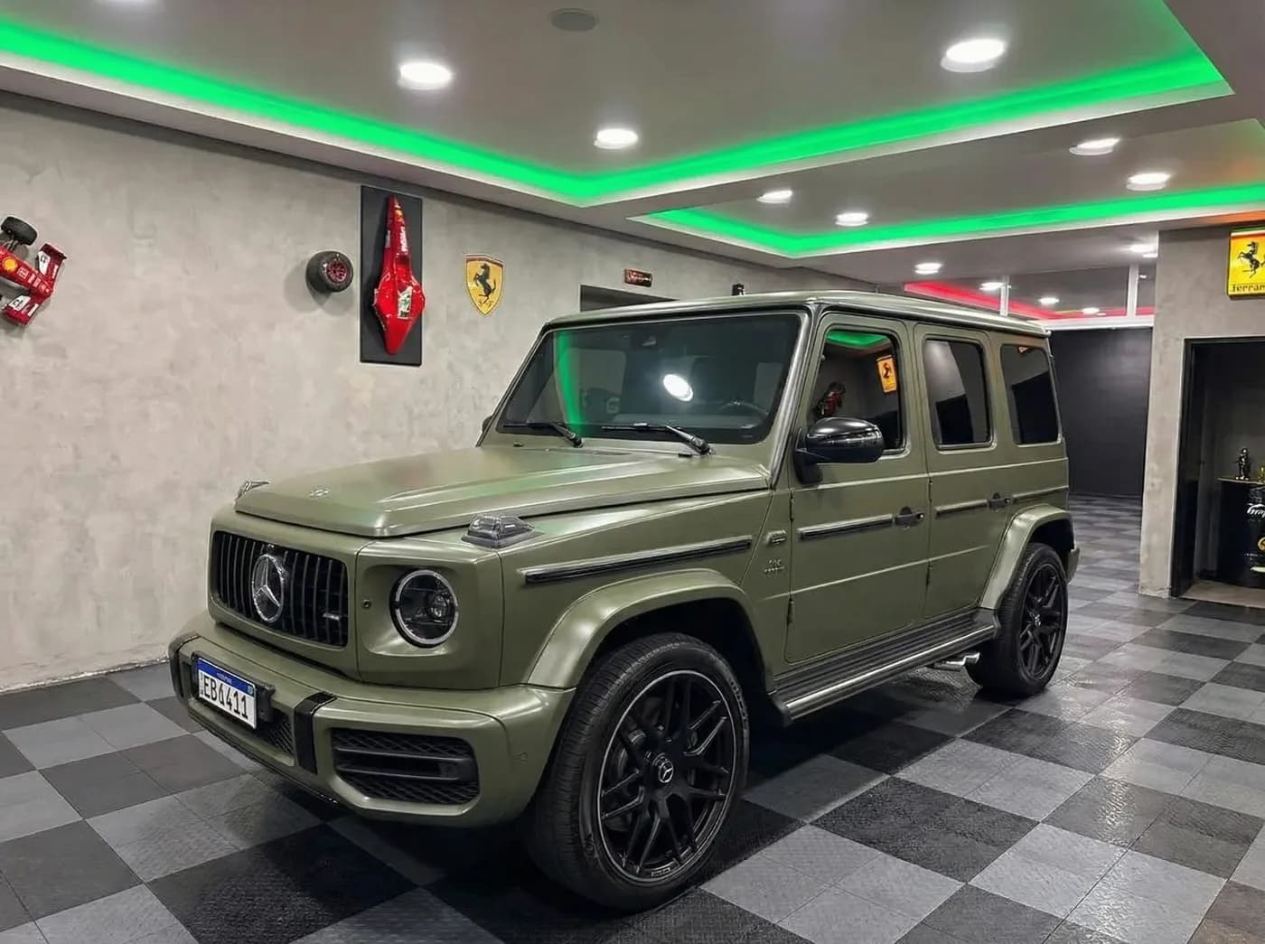 Mercedes-AMG G63 no showroom Graxinha