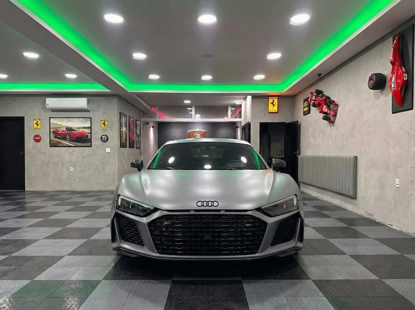 Audi R8 V10